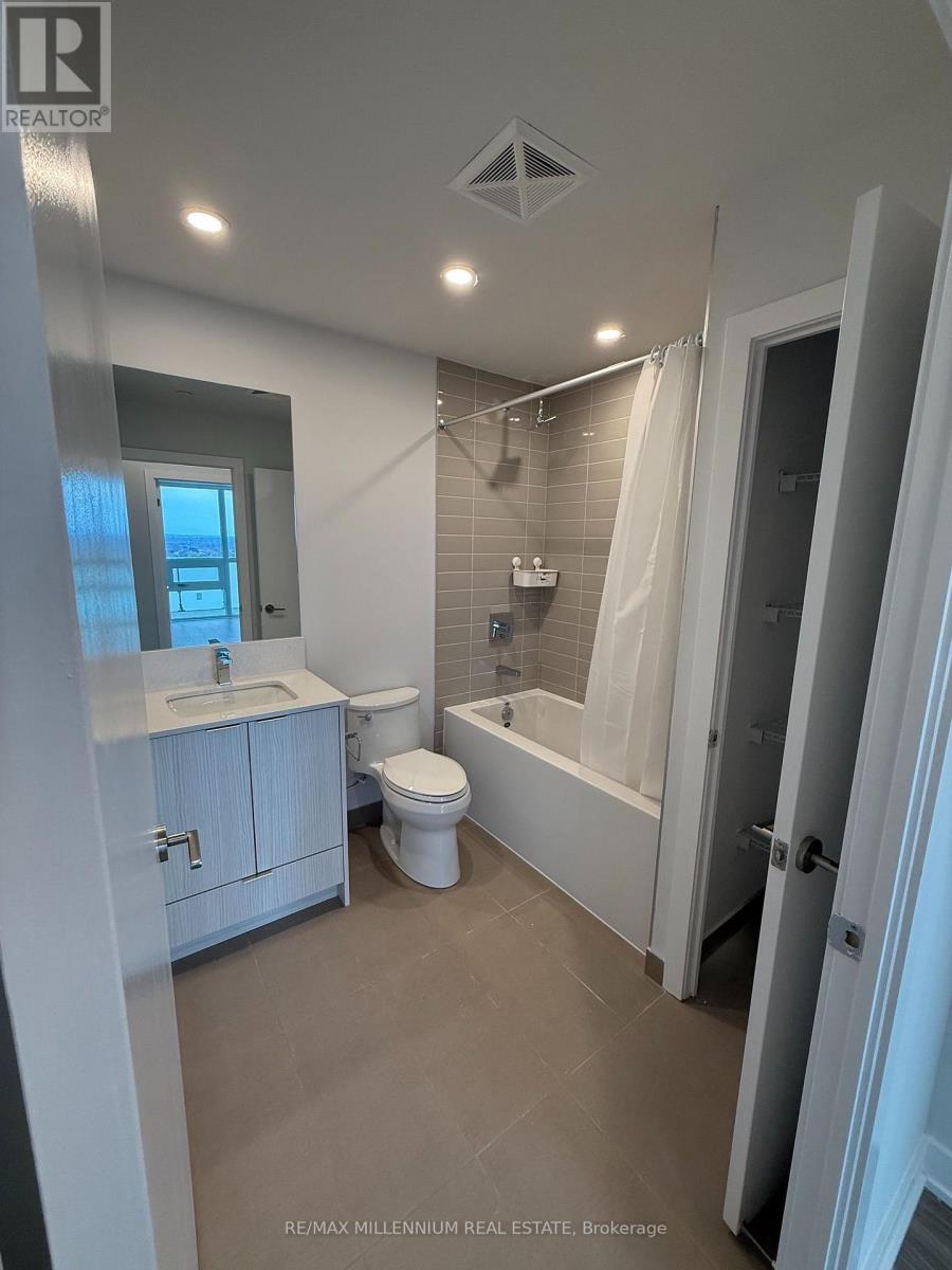 1607 - 430 Square One Drive, Mississauga, Ontario  L5B 0L6 - Photo 8 - W13862930