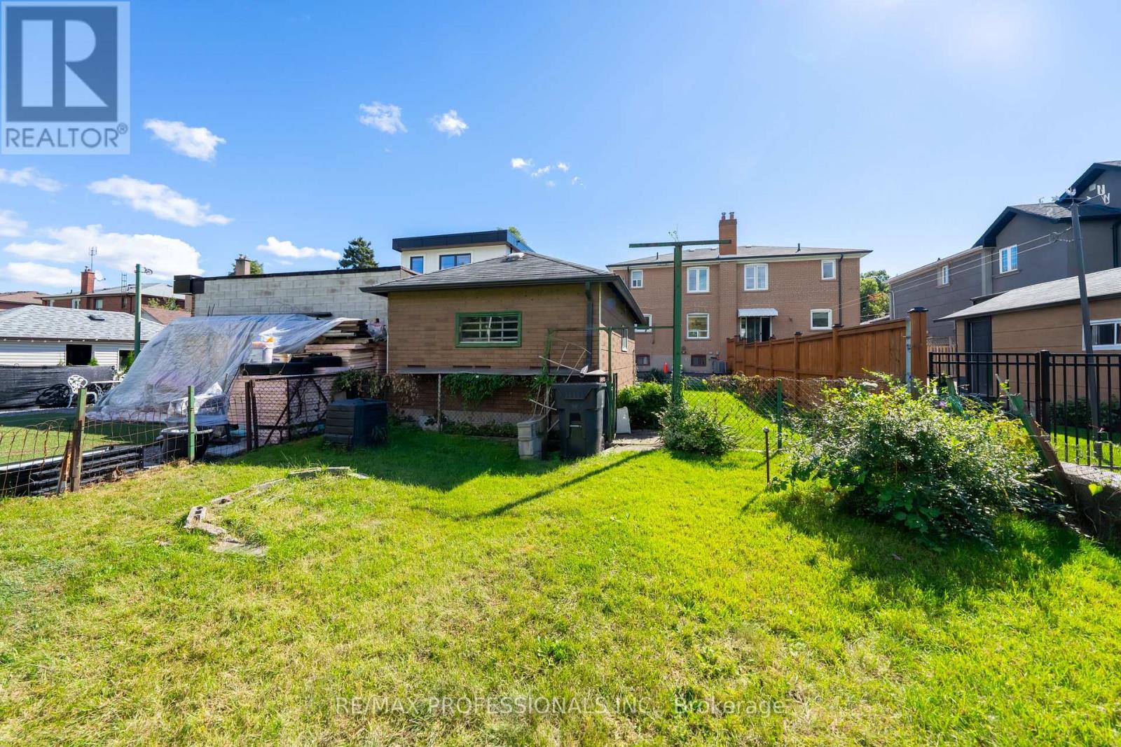 228 Eileen Avenue, Toronto, Ontario  M6N 1W1 - Photo 46 - W13863120