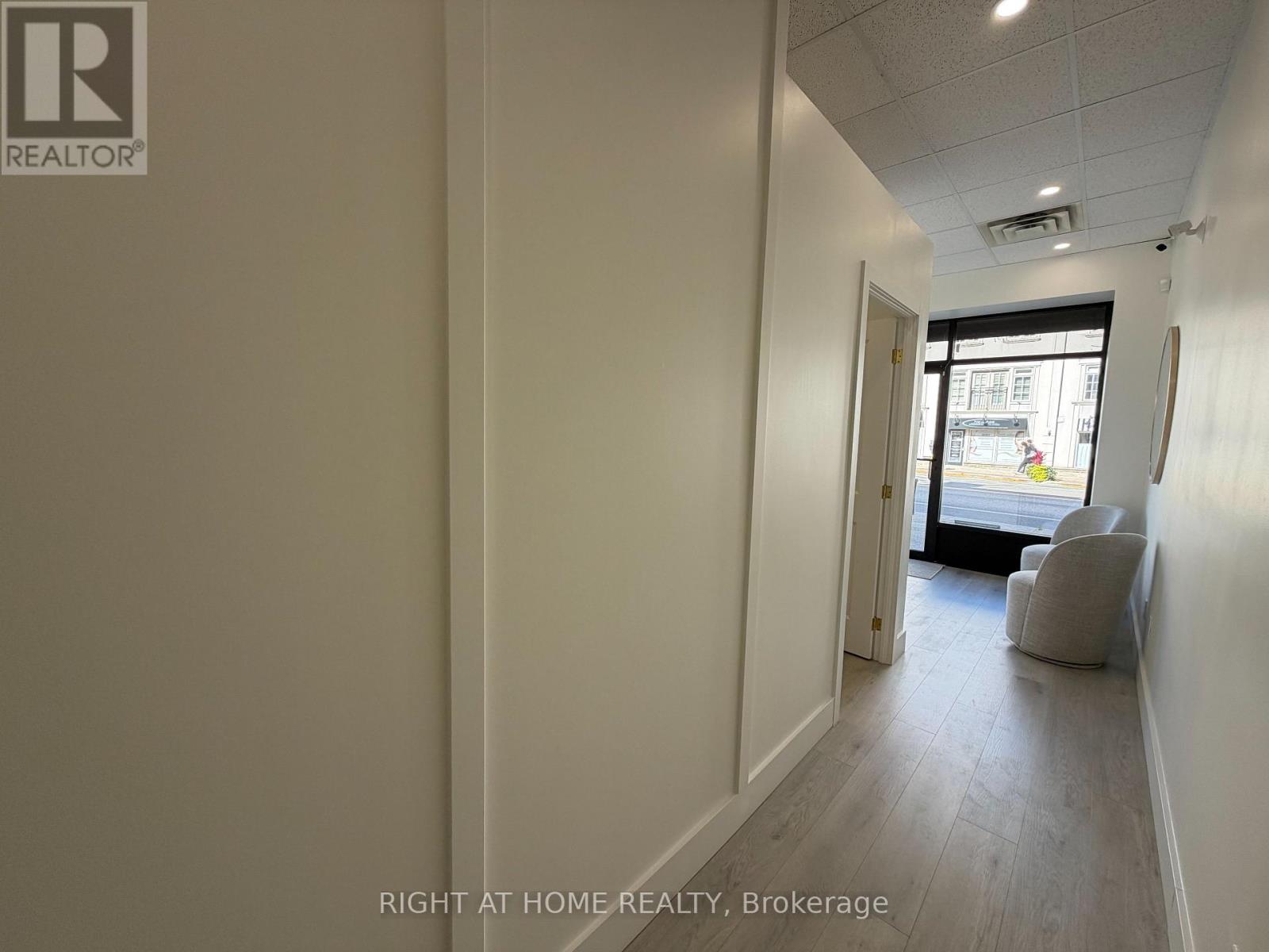 122 Lakeshore Road W, Oakville, Ontario  L6K 1E3 - Photo 11 - W13863150