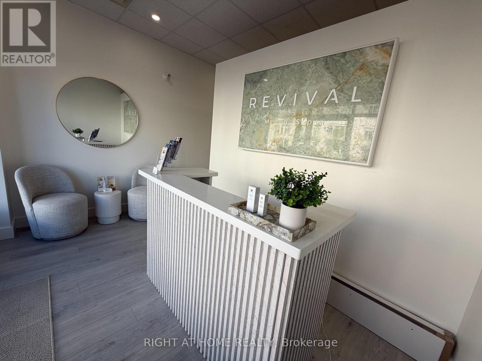 122 Lakeshore Road W, Oakville, Ontario  L6K 1E3 - Photo 8 - W13863150