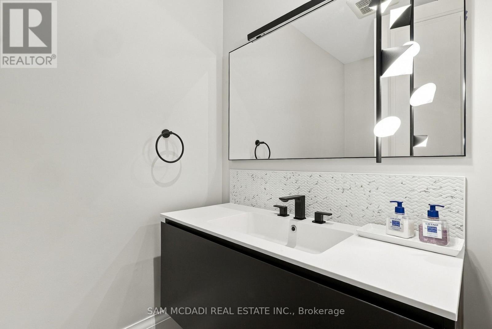 902 Parkland Avenue, Mississauga, Ontario  L5H 3H1 - Photo 39 - W13863158