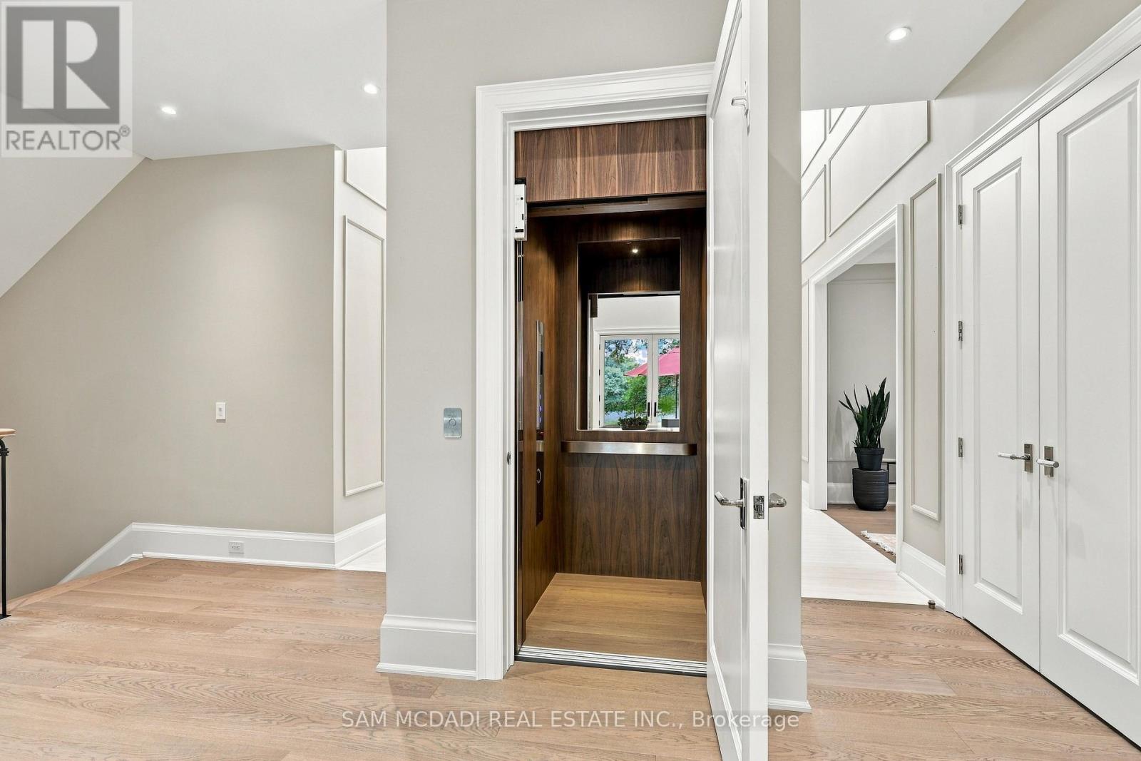 902 Parkland Avenue, Mississauga, Ontario  L5H 3H1 - Photo 8 - W13863158