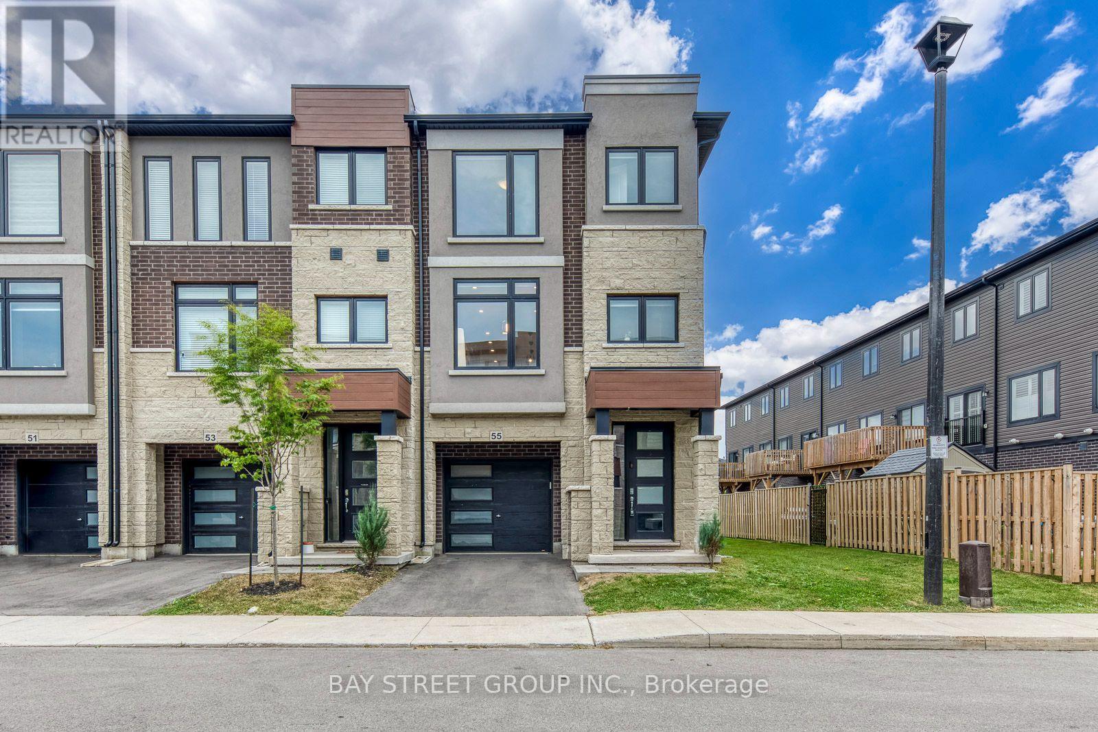 55 SENTINEL LANE, Hamilton, Ontario