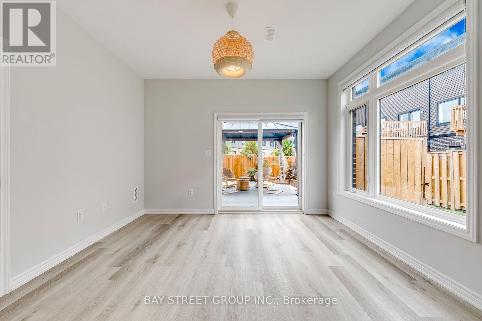 55 Sentinel Lane, Hamilton, Ontario  L9C 0E8 - Photo 7 - X13862888