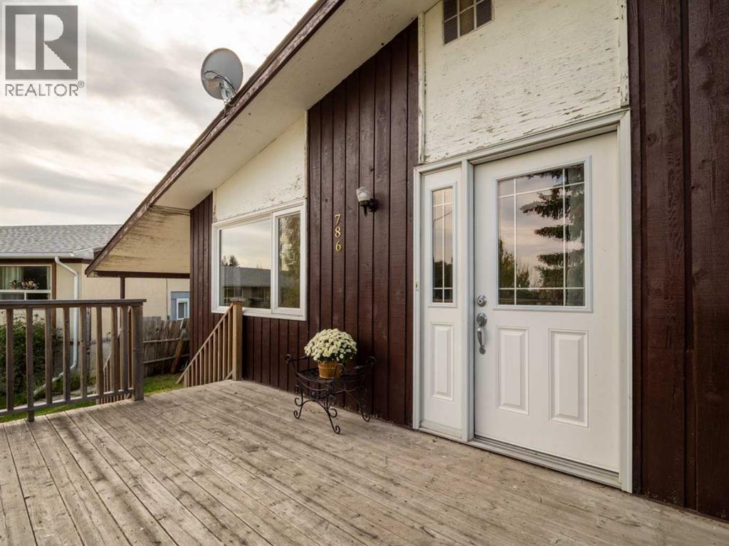 786 Isabel Crescent, Pincher Creek, Alberta  T0K 1W0 - Photo 6 - A2350097