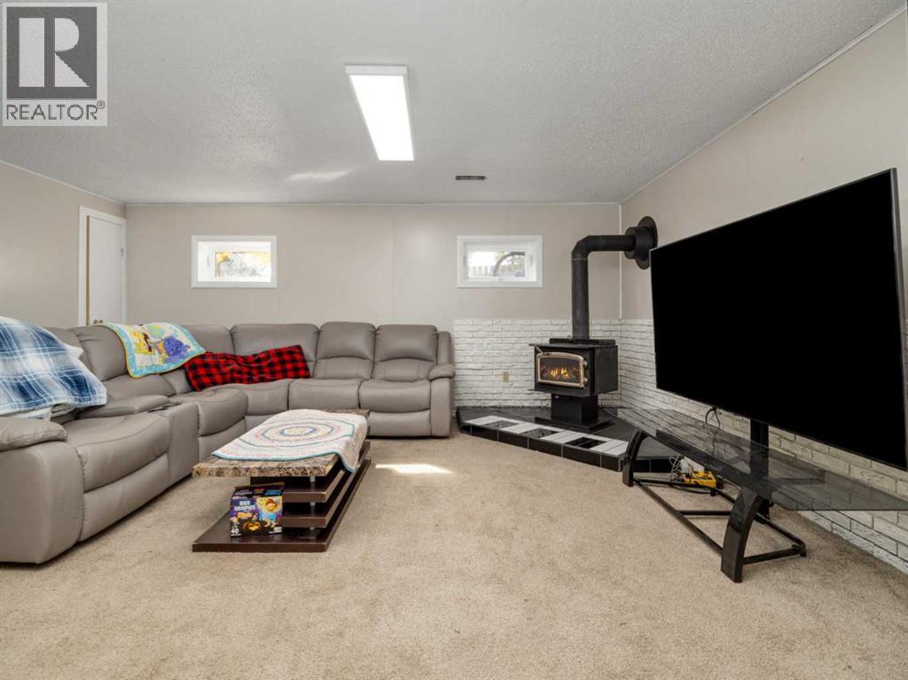 786 Isabel Crescent, Pincher Creek, Alberta  T0K 1W0 - Photo 32 - A2350097