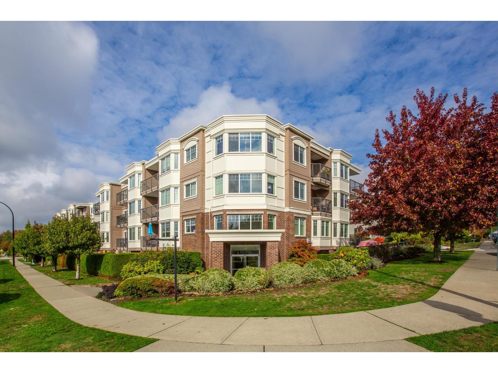 305 15389 ROPER AVENUE, white rock, British Columbia
