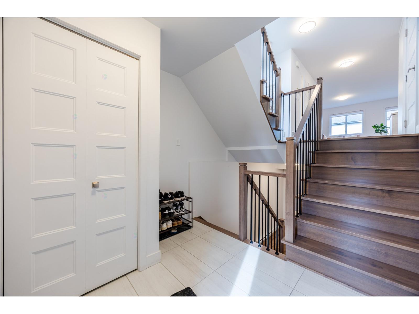 5070 Rue Quevillon Longueuil (Saint-Hubert) Quebec Canada J3Y2V4 3