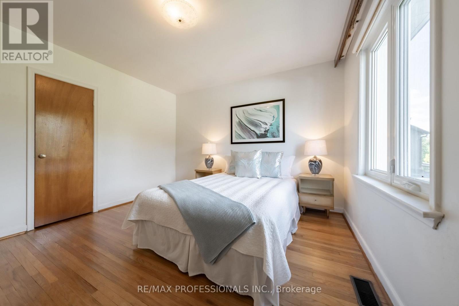 228 Eileen Avenue, Toronto, Ontario  M6N 1W1 - Photo 12 - W13863120
