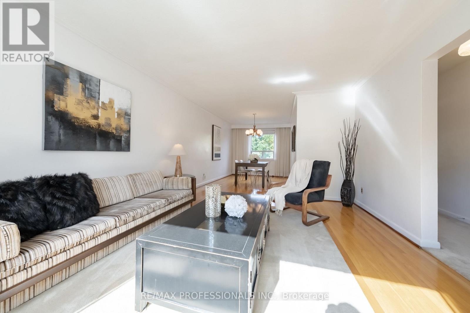 228 Eileen Avenue, Toronto, Ontario  M6N 1W1 - Photo 5 - W13863120