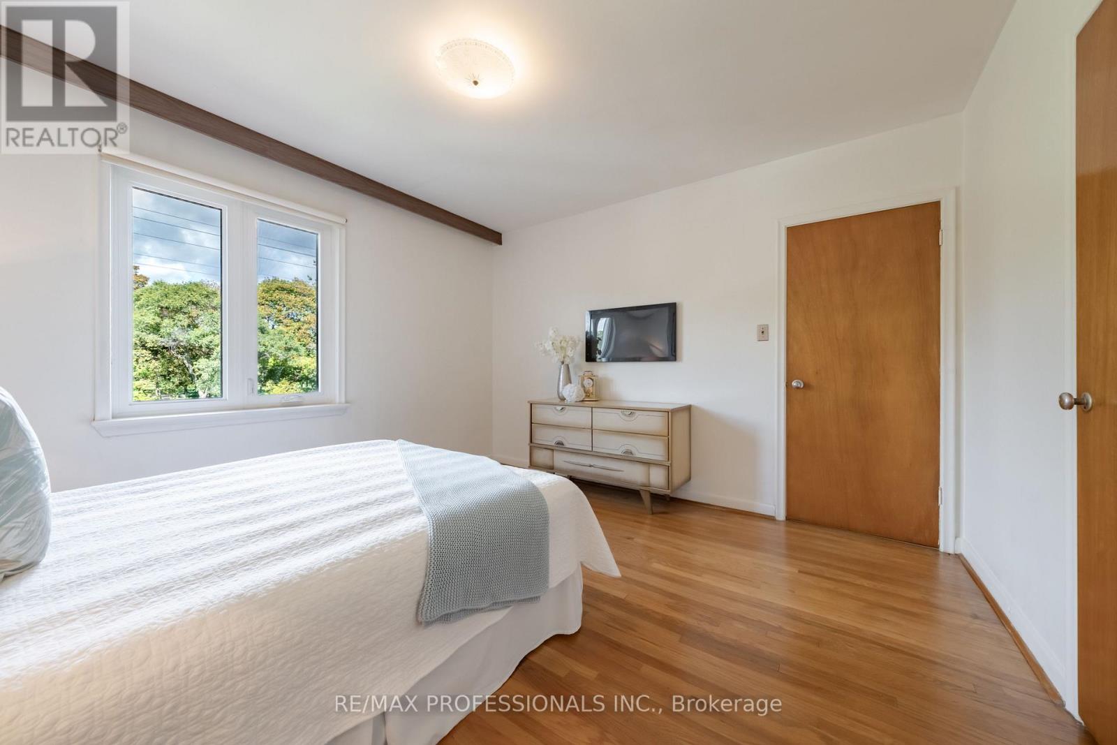 228 Eileen Avenue, Toronto, Ontario  M6N 1W1 - Photo 14 - W13863120