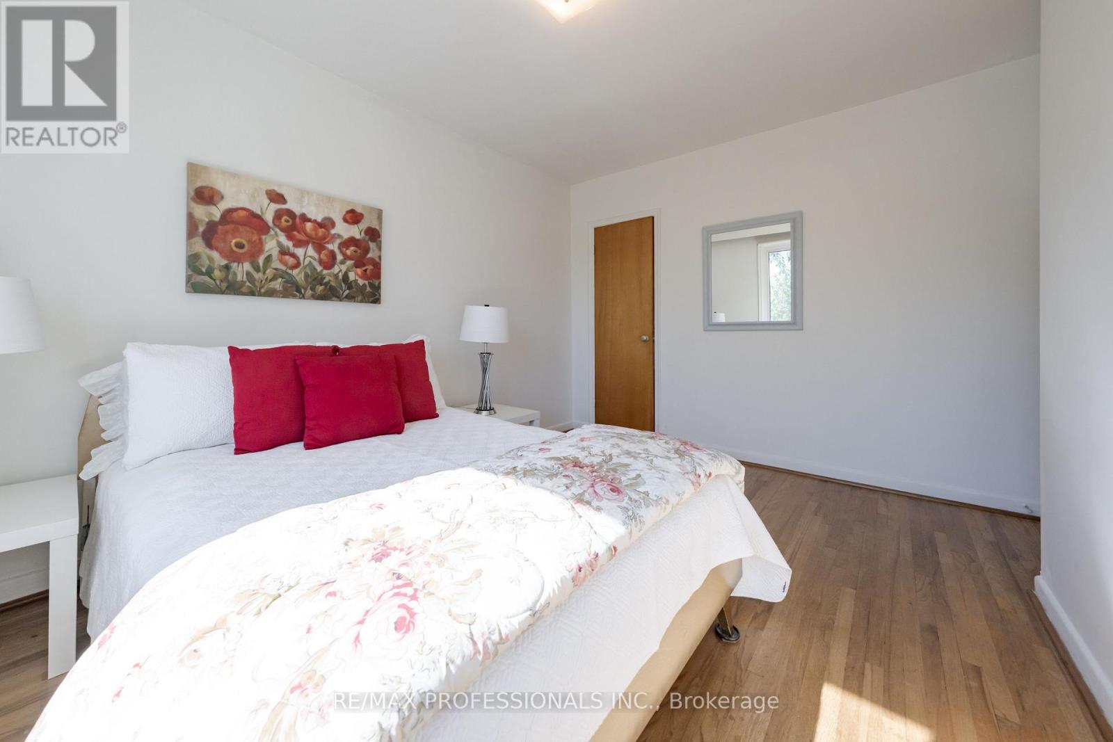 228 Eileen Avenue, Toronto, Ontario  M6N 1W1 - Photo 16 - W13863120