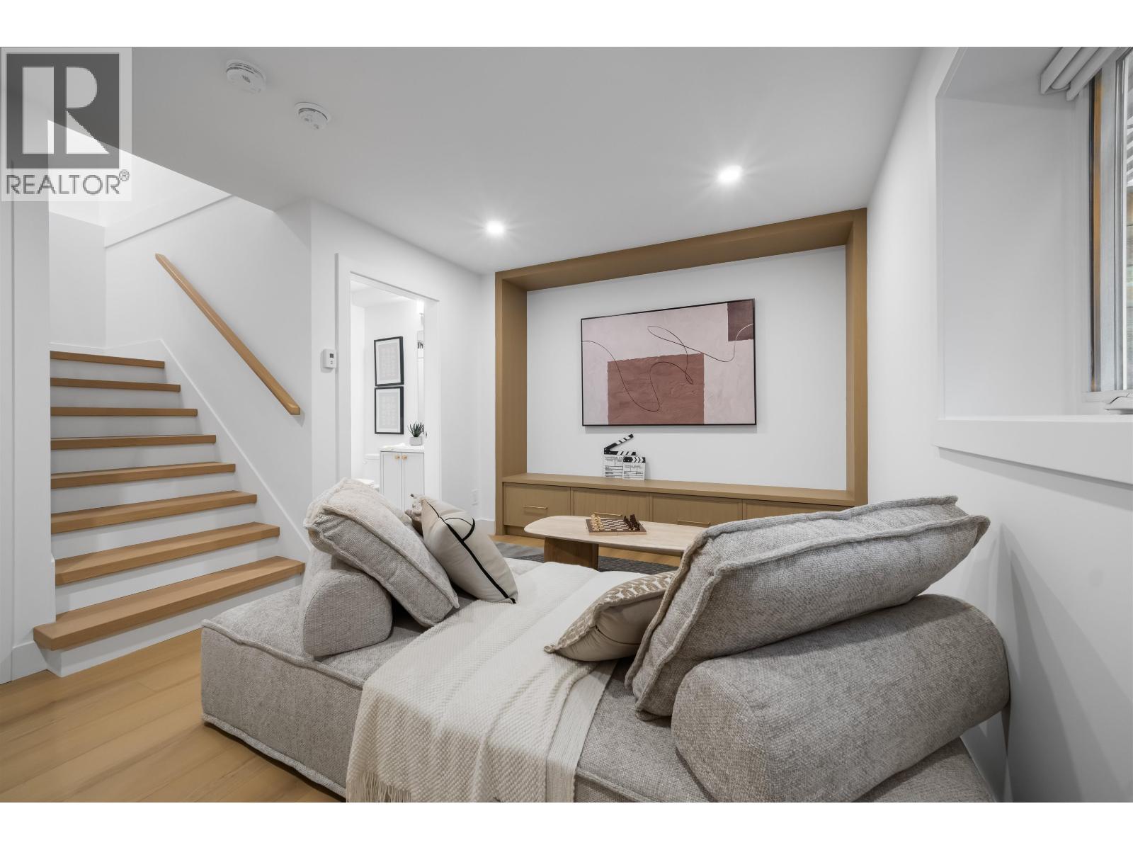 2008 Westview Drive, North Vancouver, British Columbia  V7M 3B2 - Photo 22 - R3171423