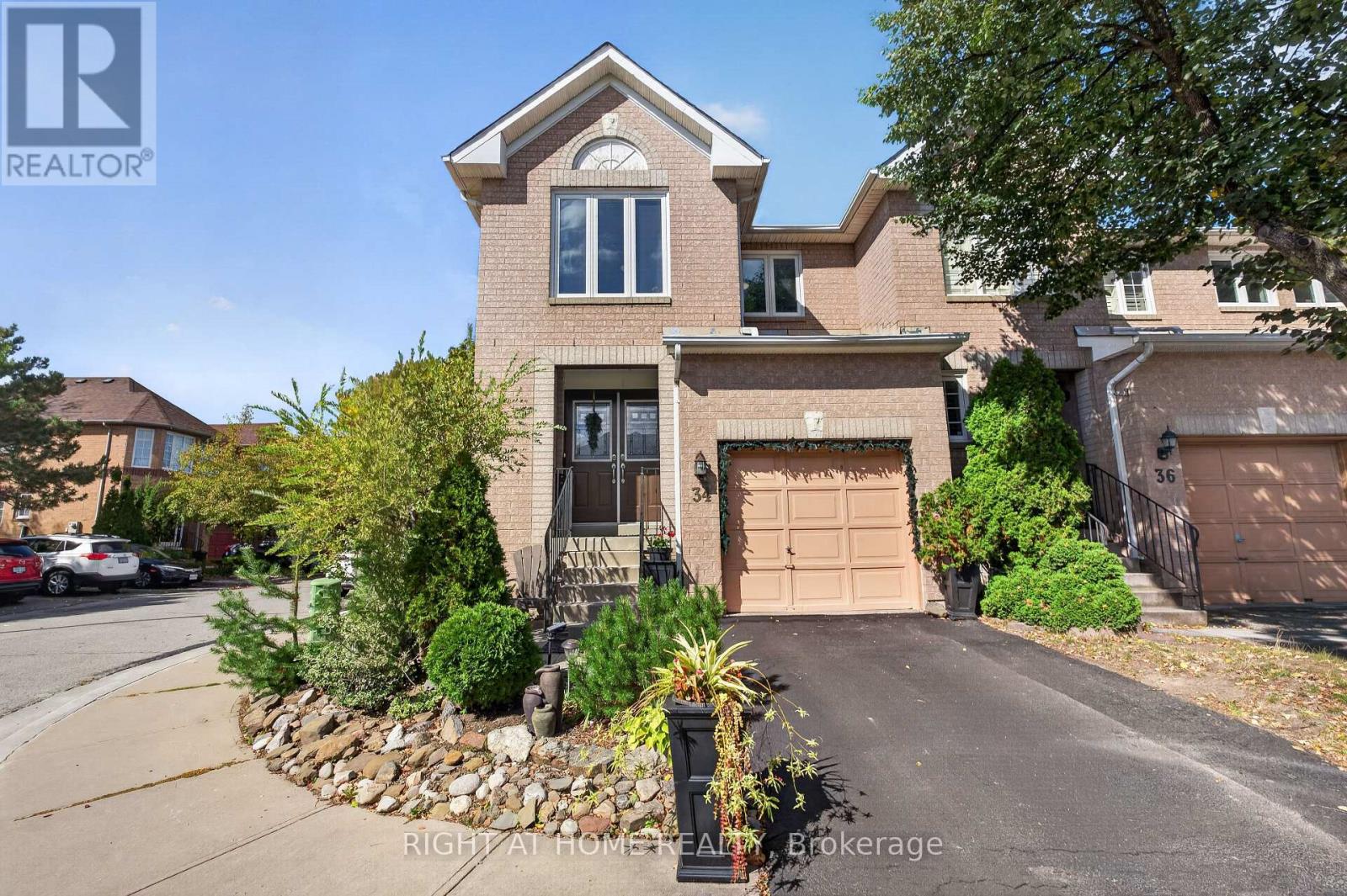 34 Gilgorm Road, Brampton, Ontario  L6X 4P5 - Photo 2 - W13861946
