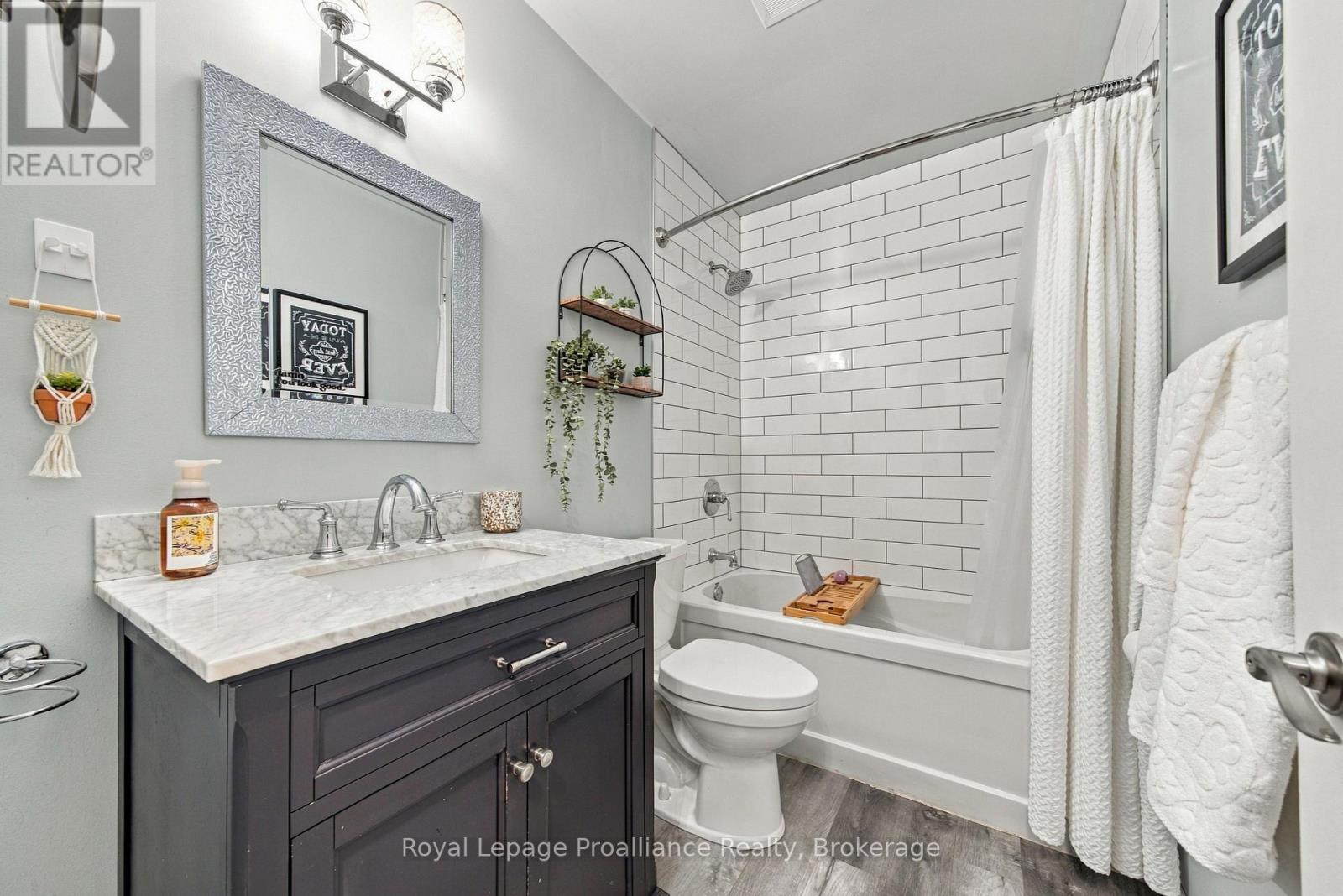 14 Munro Avenue, Belleville, Ontario  K8N 1K1 - Photo 13 - X13863228