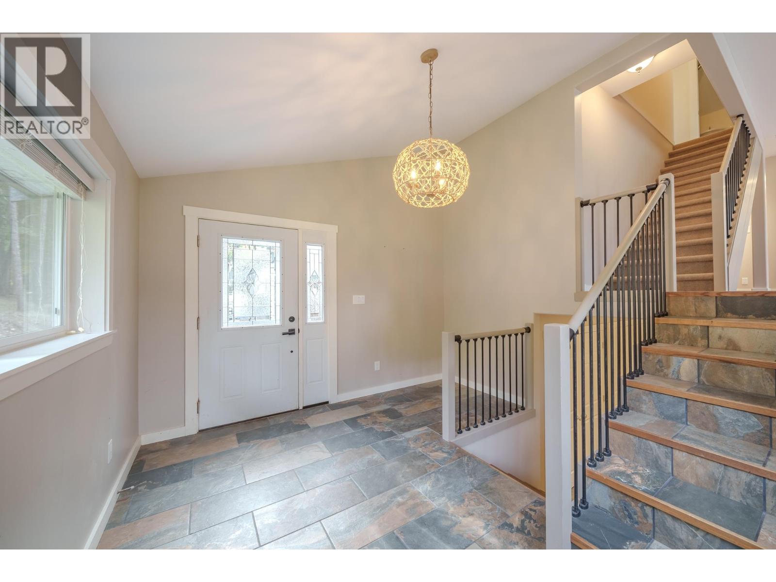 4931 Kyllo Road, 108 Mile Ranch, British Columbia  V0K 2Z0 - Photo 12 - R3172397