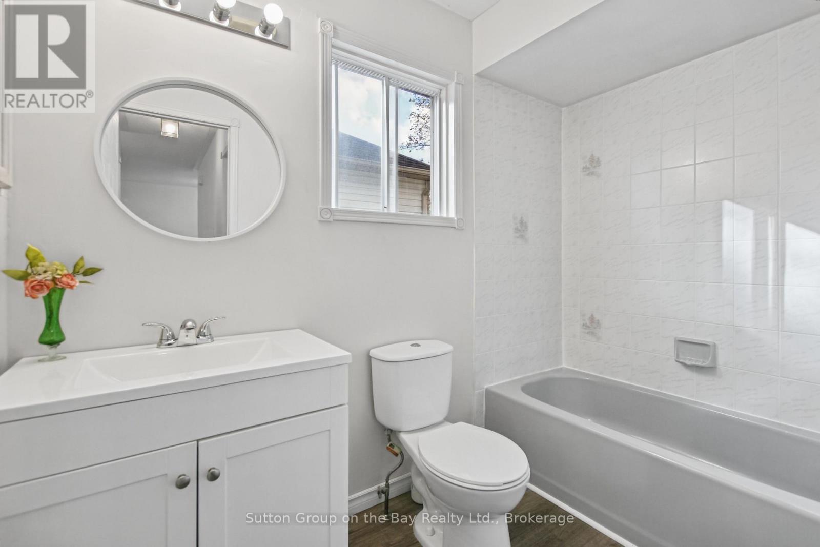 77 Fernbrook Drive, Wasaga Beach, Ontario  L9Z 1G5 - Photo 21 - S13862850