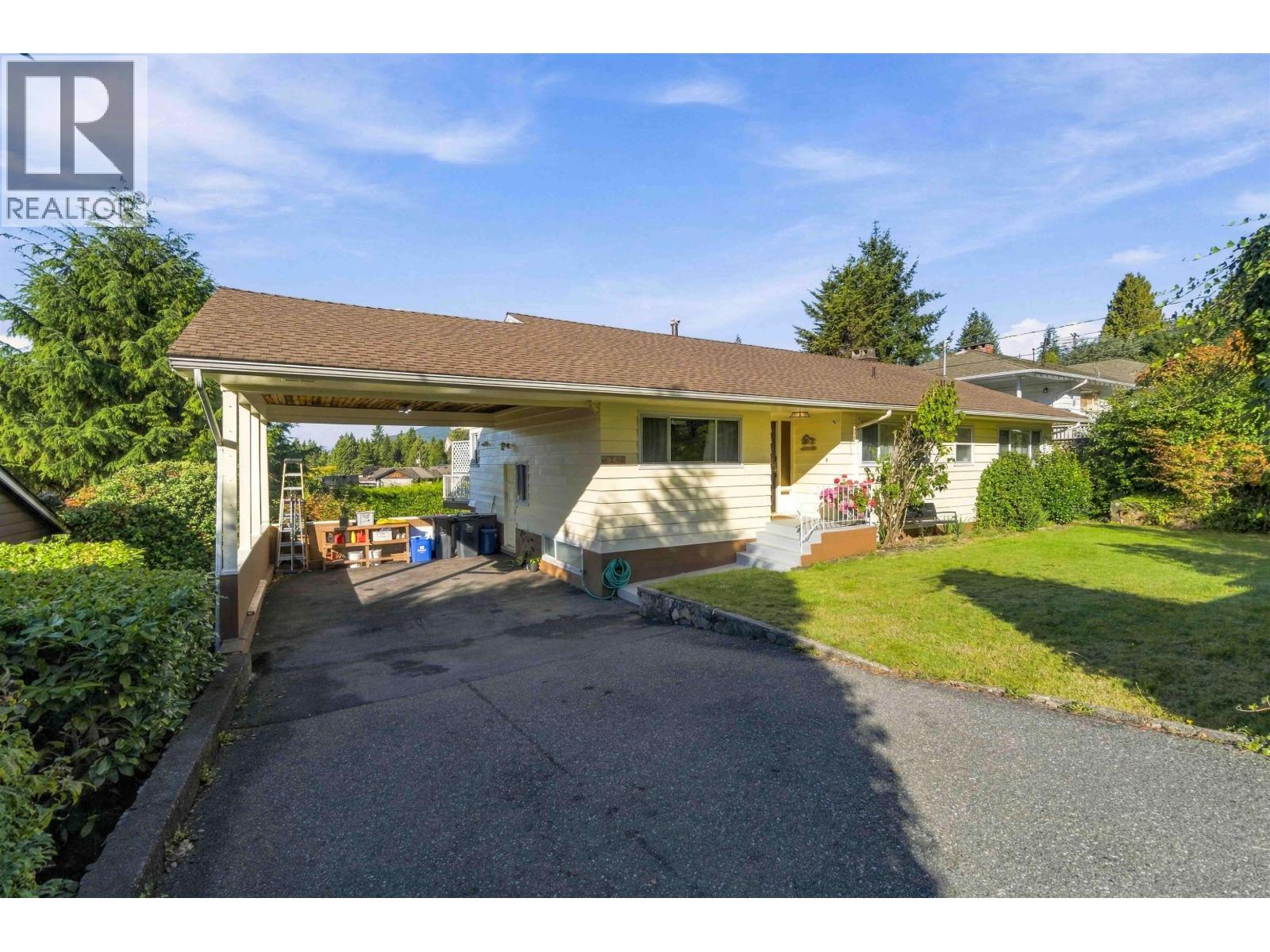 4243 Delbrook Avenue, North Vancouver, British Columbia  V7N 4A4 - Photo 3 - R3172302
