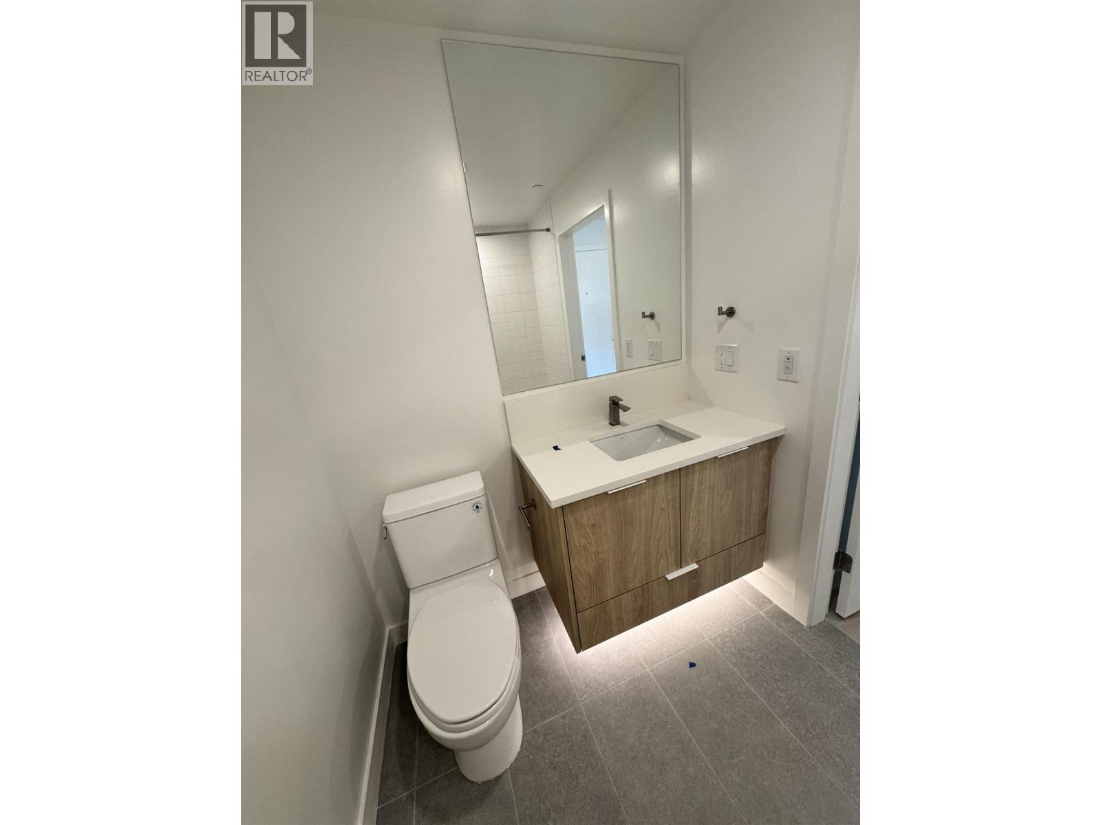 30* 1616 LLOYD AVENUE