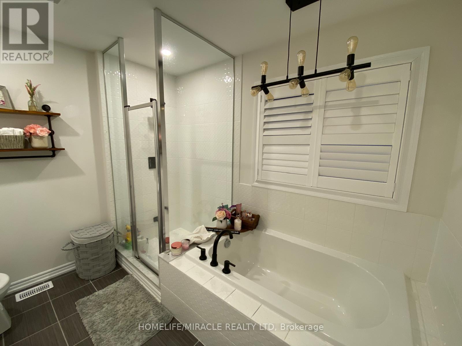 100 Dolobram Trail, Brampton, Ontario  L7A 4Y4 - Photo 12 - W13863182