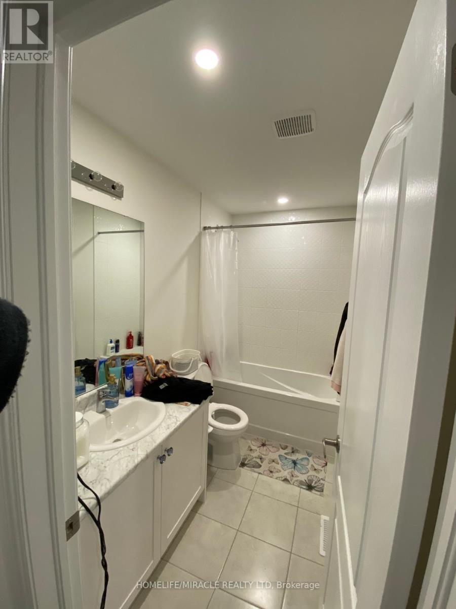 100 Dolobram Trail, Brampton, Ontario  L7A 4Y4 - Photo 13 - W13863182