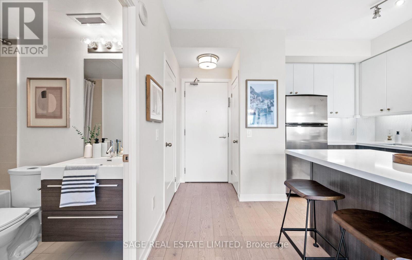 525 - 8 Fieldway Road, Toronto, Ontario  M8Z 0C3 - Photo 3 - W13863192