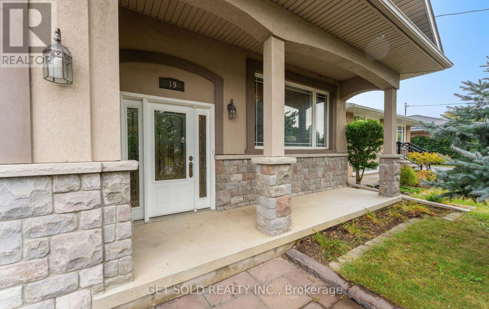 19 Feller Road, Toronto, Ontario  M9R 3R9 - Photo 3 - W13863296