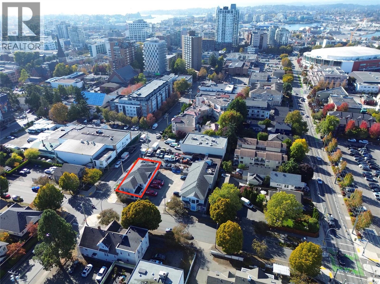 1806 Vancouver St, Victoria, British Columbia  V8T 5E3 - Photo 2 - 1051367