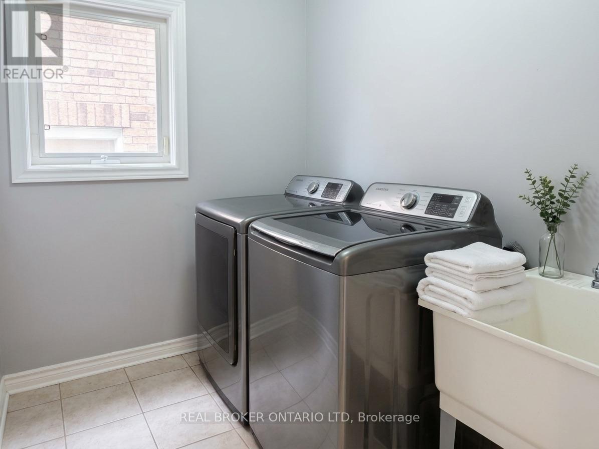(Main) - 88 Sir Jacobs Crescent, Brampton, Ontario  L7A 3T5 - Photo 3 - W13863424