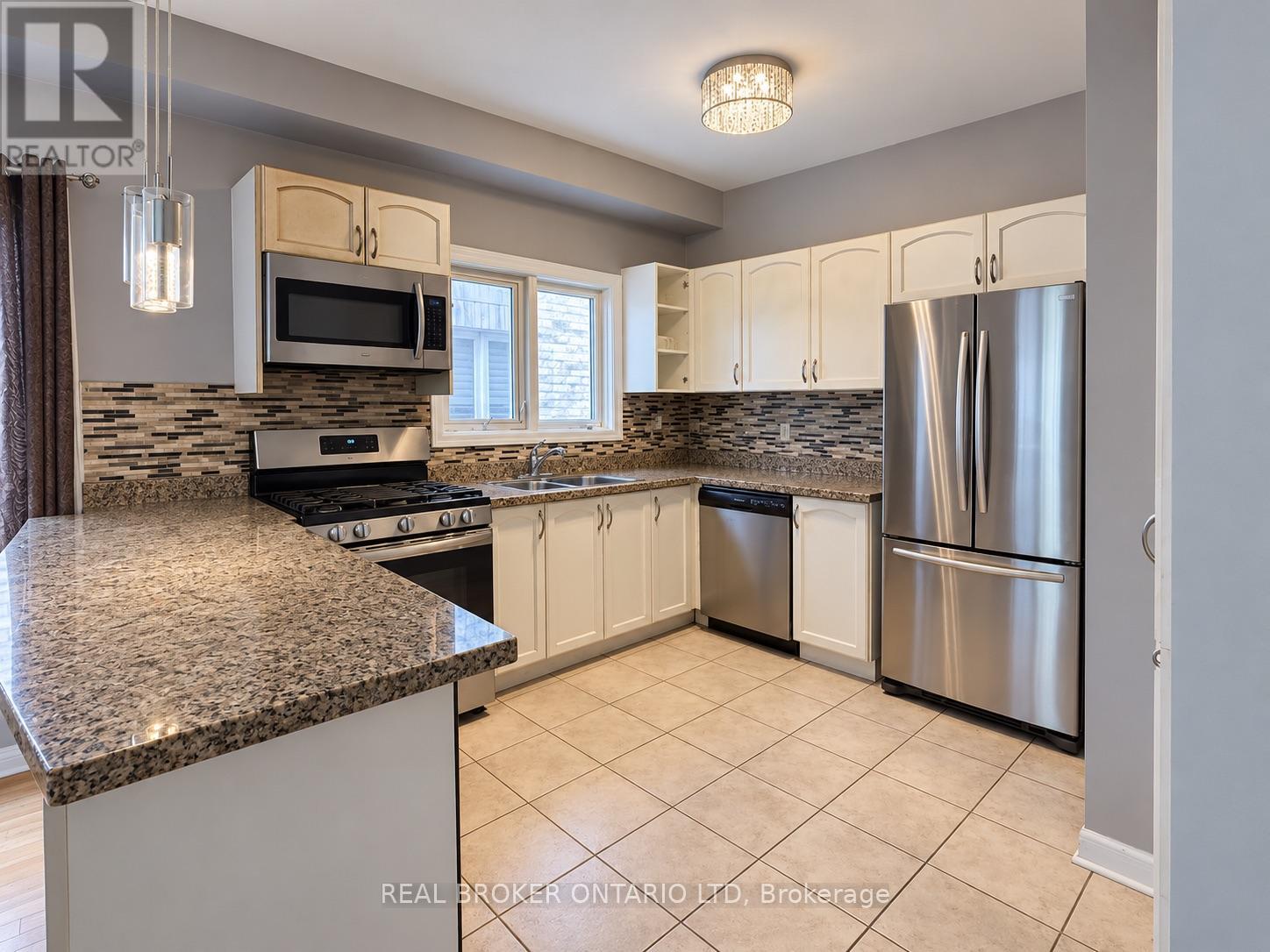 (Main) - 88 Sir Jacobs Crescent, Brampton, Ontario  L7A 3T5 - Photo 5 - W13863424