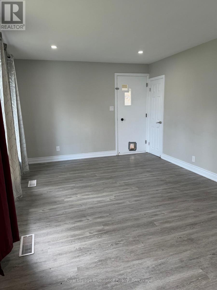 39 Smith Crescent, Belleville, Ontario  K8N 4K3 - Photo 11 - X13863394