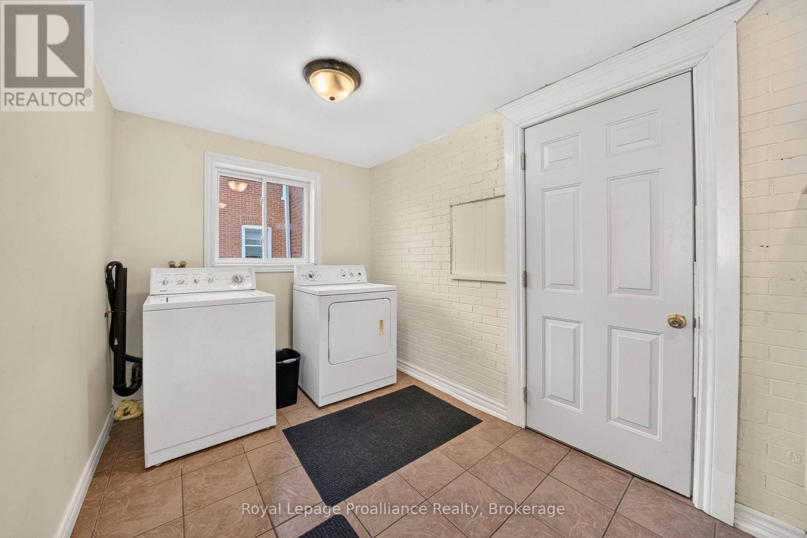 37 Lorne Avenue, Quinte West, Ontario  K8V 5B4 - Photo 15 - X13863528