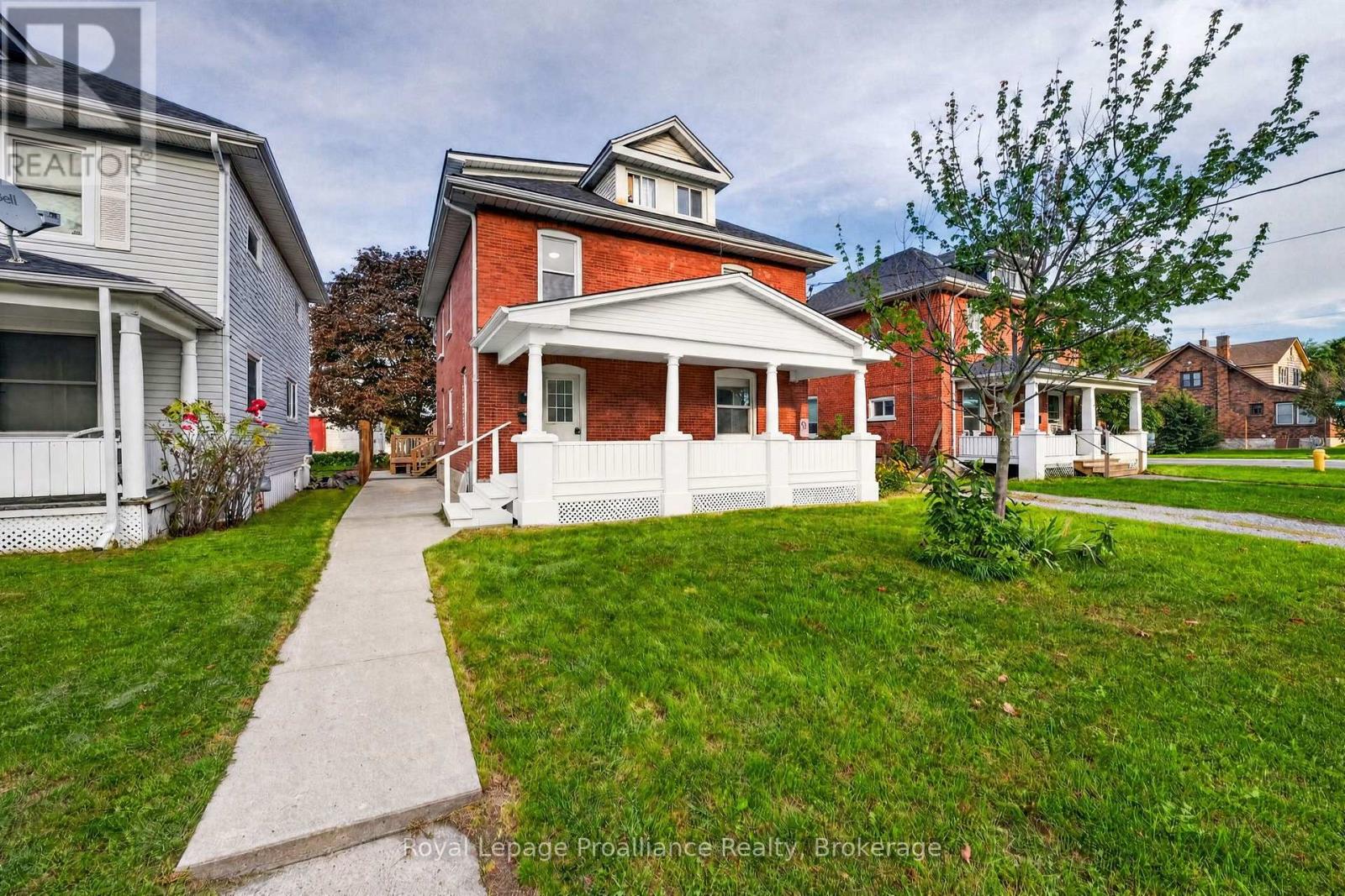 37 Lorne Avenue, Quinte West, Ontario  K8V 5B4 - Photo 2 - X13863528