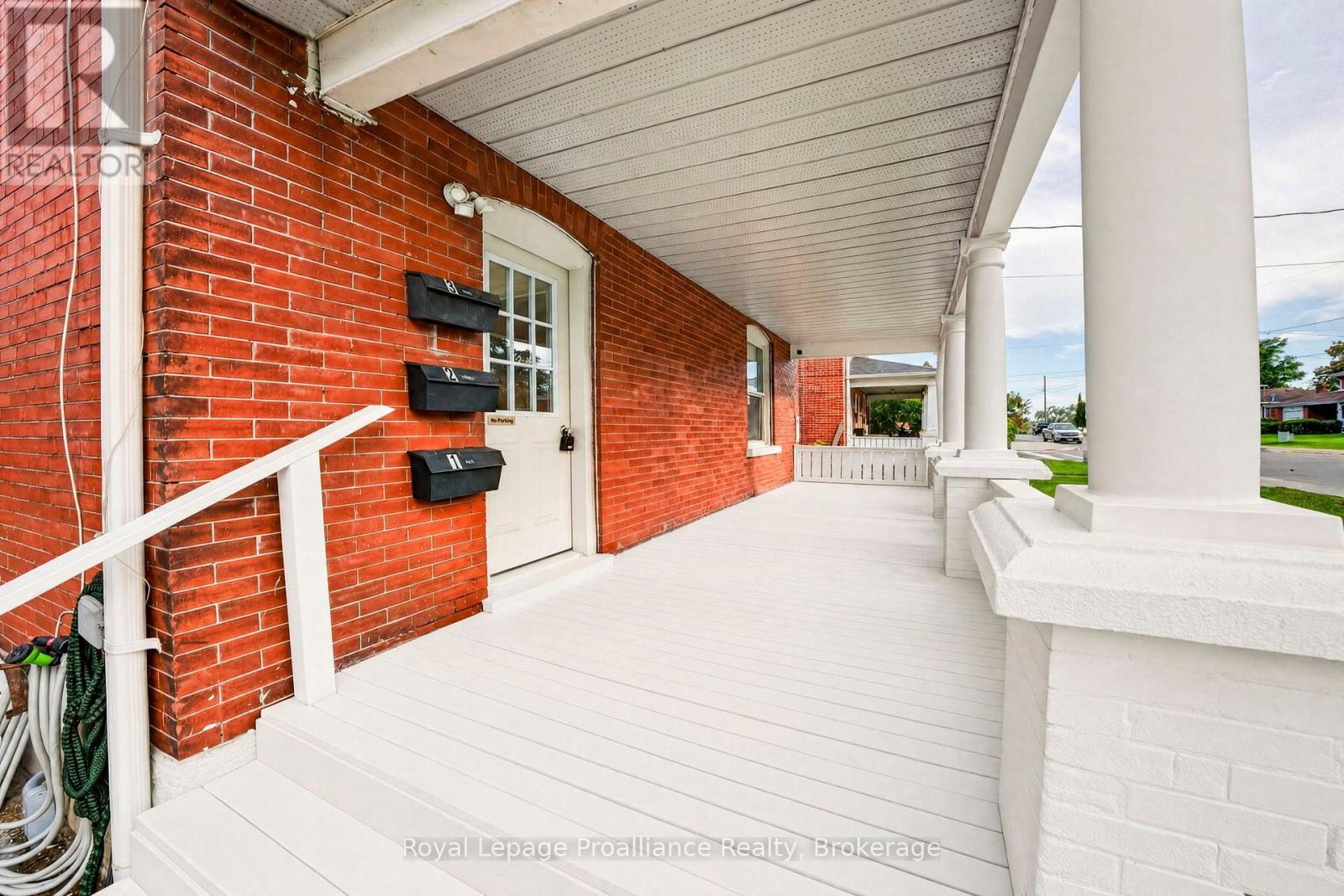 37 Lorne Avenue, Quinte West, Ontario  K8V 5B4 - Photo 3 - X13863528