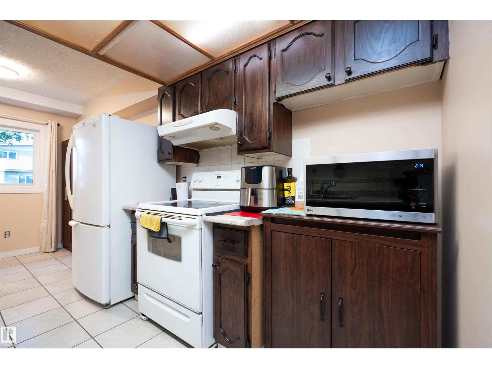 #58 2020 105 ST NW