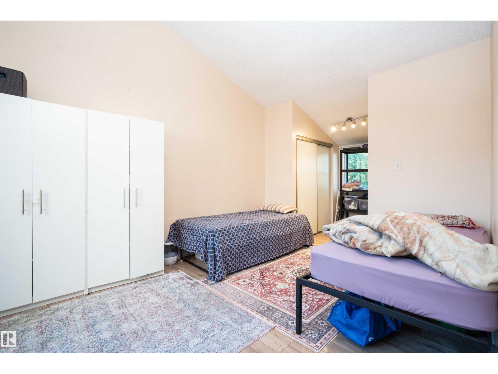 #58 2020 105 ST NW