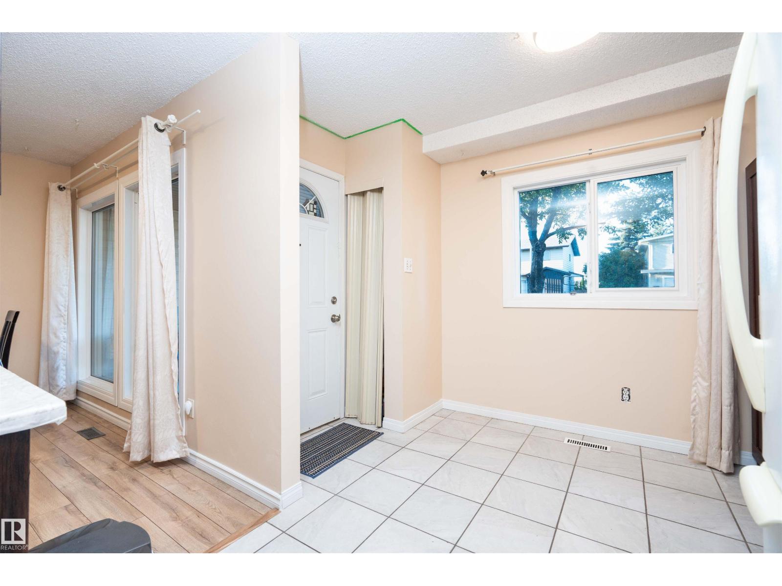 #58 2020 105 ST NW