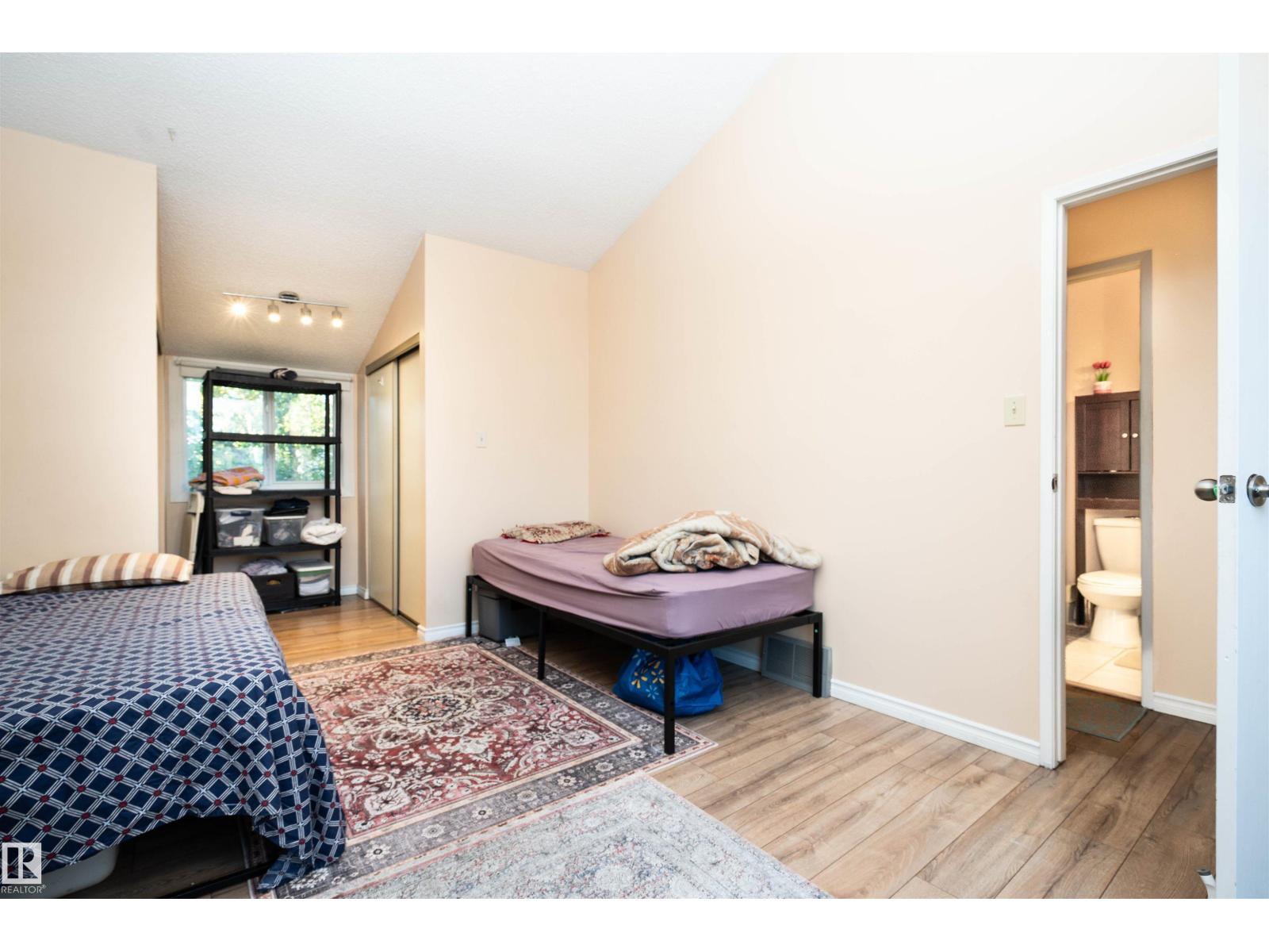 #58 2020 105 ST NW