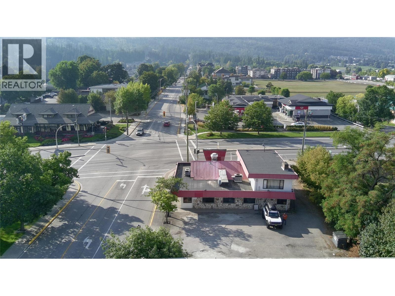 21 & 61 Shuswap Street NW, Salmon Arm, British Columbia  V1E 4N7 - Photo 13 - 10402704