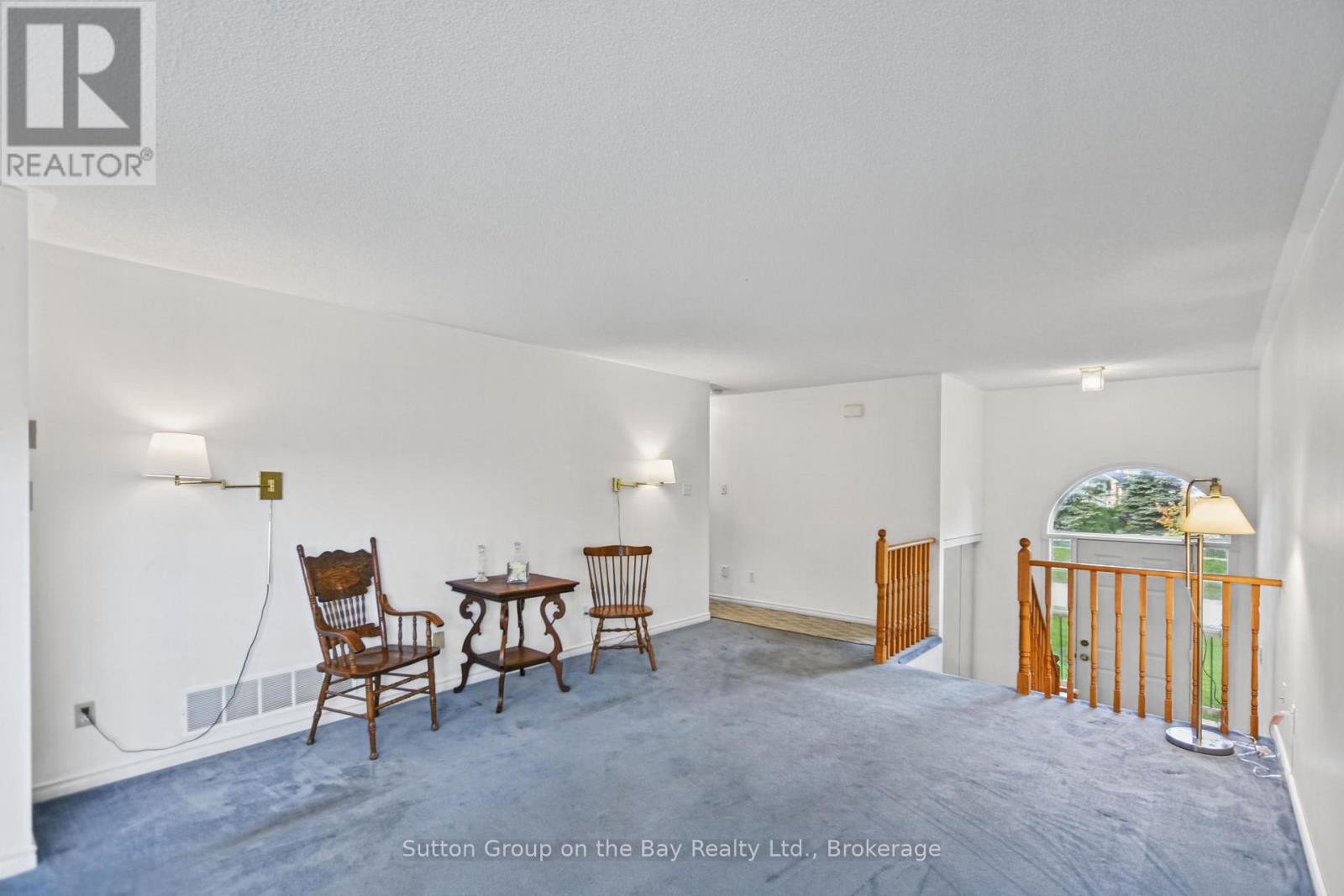 77 Fernbrook Drive, Wasaga Beach, Ontario L9Z 1G5 - Photo 8 - S13862850