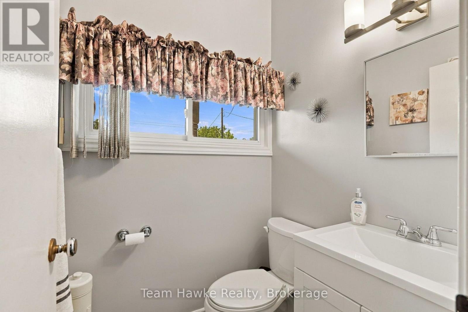 385 Lafontaine Road W, Tiny, Ontario L9M 0H1 - Photo 10 - S13863576