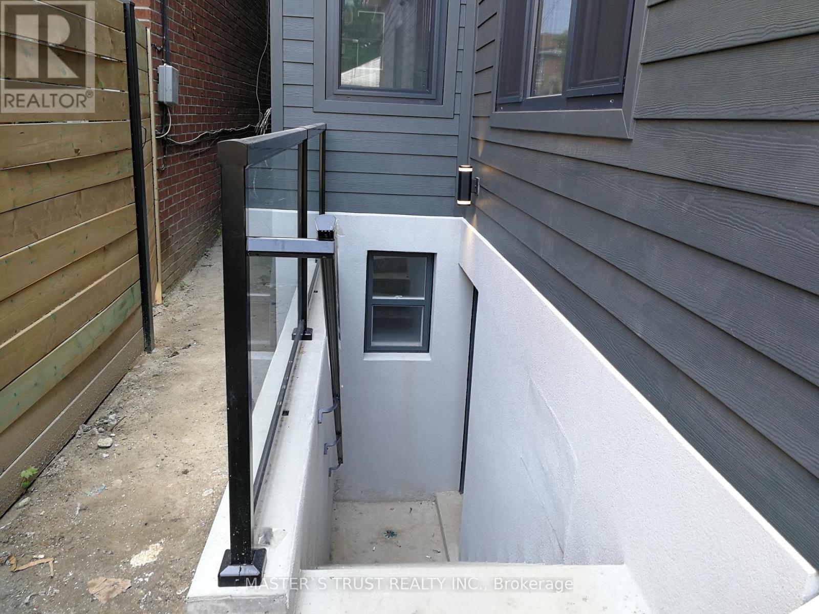 Lowunit - 246 Lippincott Street, Toronto, Ontario  M5S 2P5 - Photo 2 - C13863460