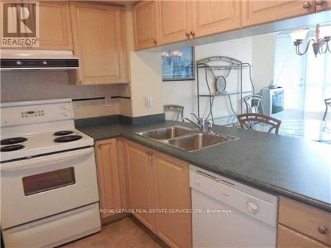527 - 230 QUEENS QUAY