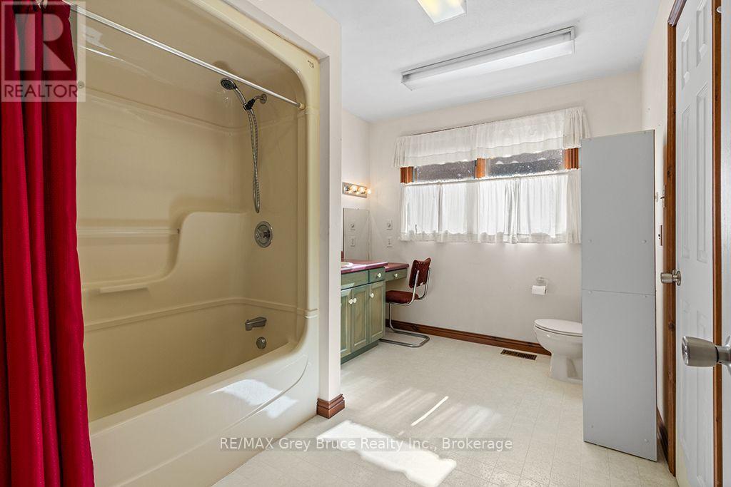 840 Mcnaughton Street, South Bruce Peninsula, Ontario  N0H 2T0 - Photo 33 - X13863470