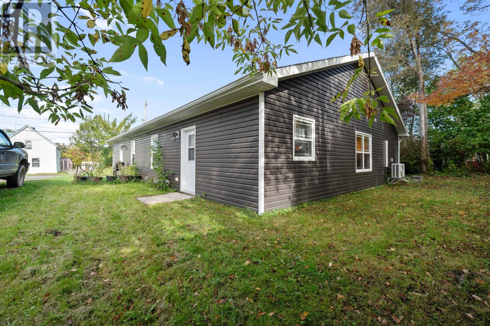 428 Stewart Street, New Glasgow, Nova Scotia  B2H 2R8 - Photo 3 - 202625174