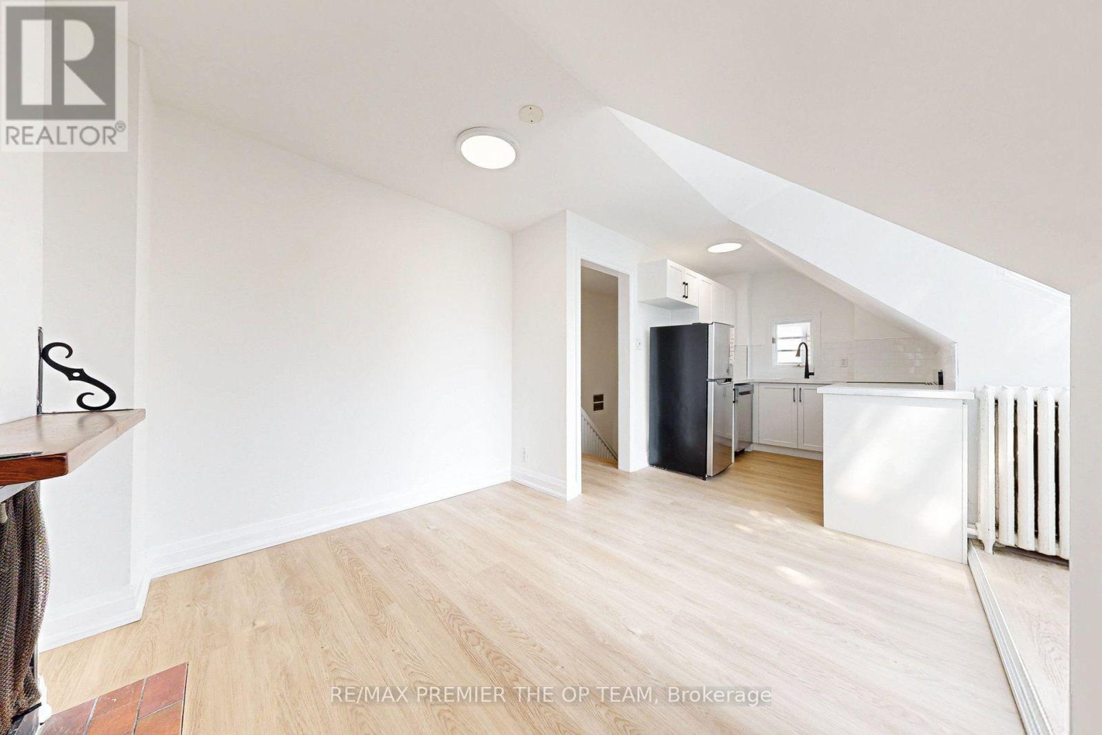 4 - 11 Columbine Avenue, Toronto, Ontario  M4L 1P2 - Photo 10 - E13863598