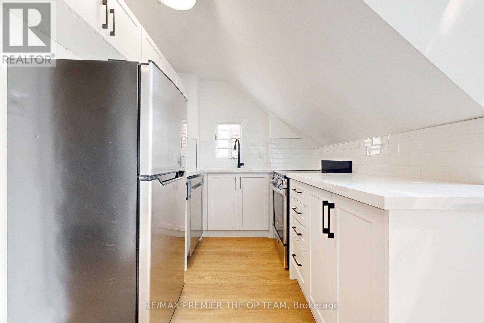 4 - 11 Columbine Avenue, Toronto, Ontario  M4L 1P2 - Photo 11 - E13863598