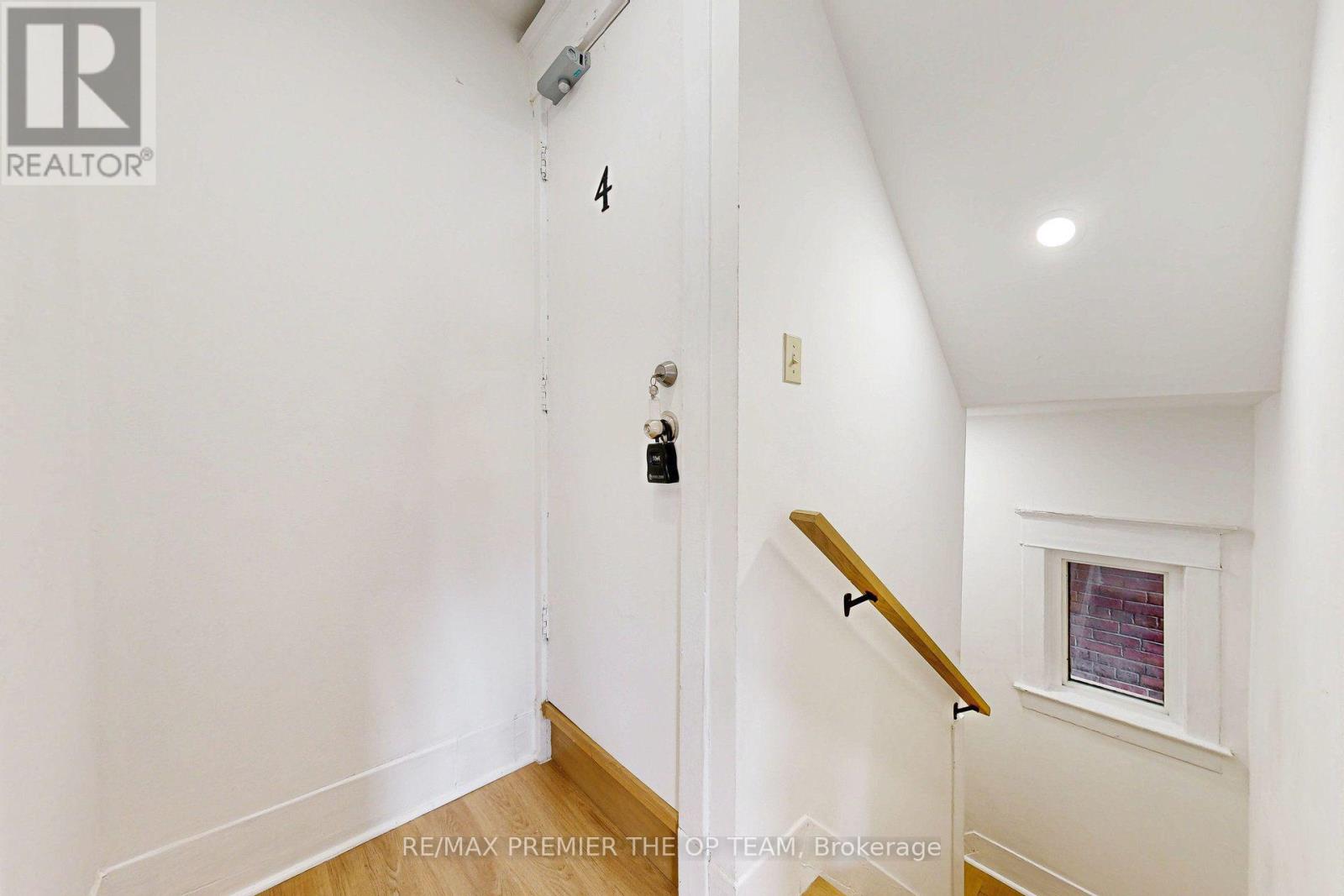 4 - 11 Columbine Avenue, Toronto, Ontario  M4L 1P2 - Photo 3 - E13863598