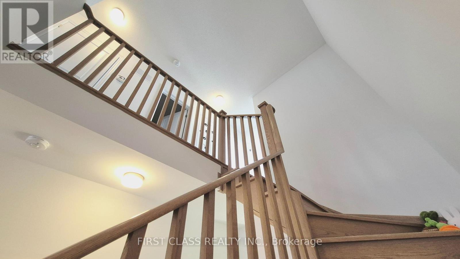 52 Sorbara Way, Whitby, Ontario  L1M 0M4 - Photo 31 - E13863614