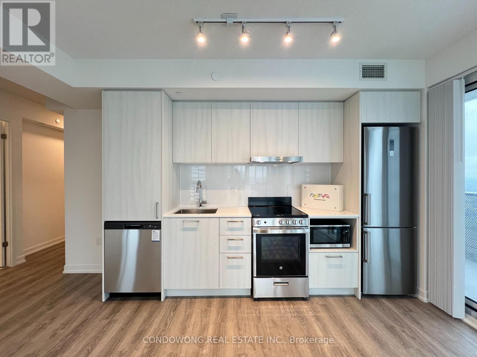 4015 - 195 Commerce Street, Vaughan, Ontario  L4K 0P9 - Photo 2 - N13863370